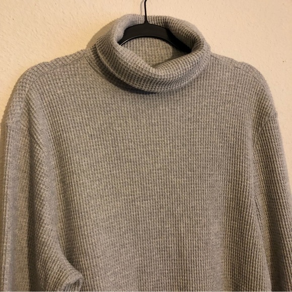 EXPRESS Gray Waffle Knit Turtleneck Sweater Men Size Large - Picture 2 of 6